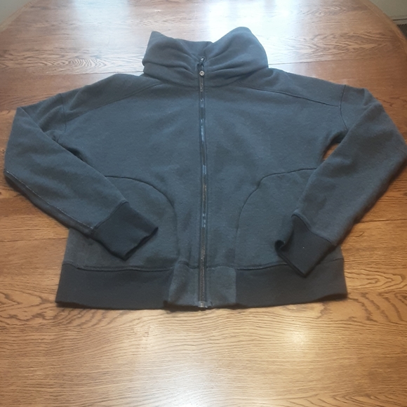 Women's Lululemon sweatshirt 10 $ 30.00 #1077